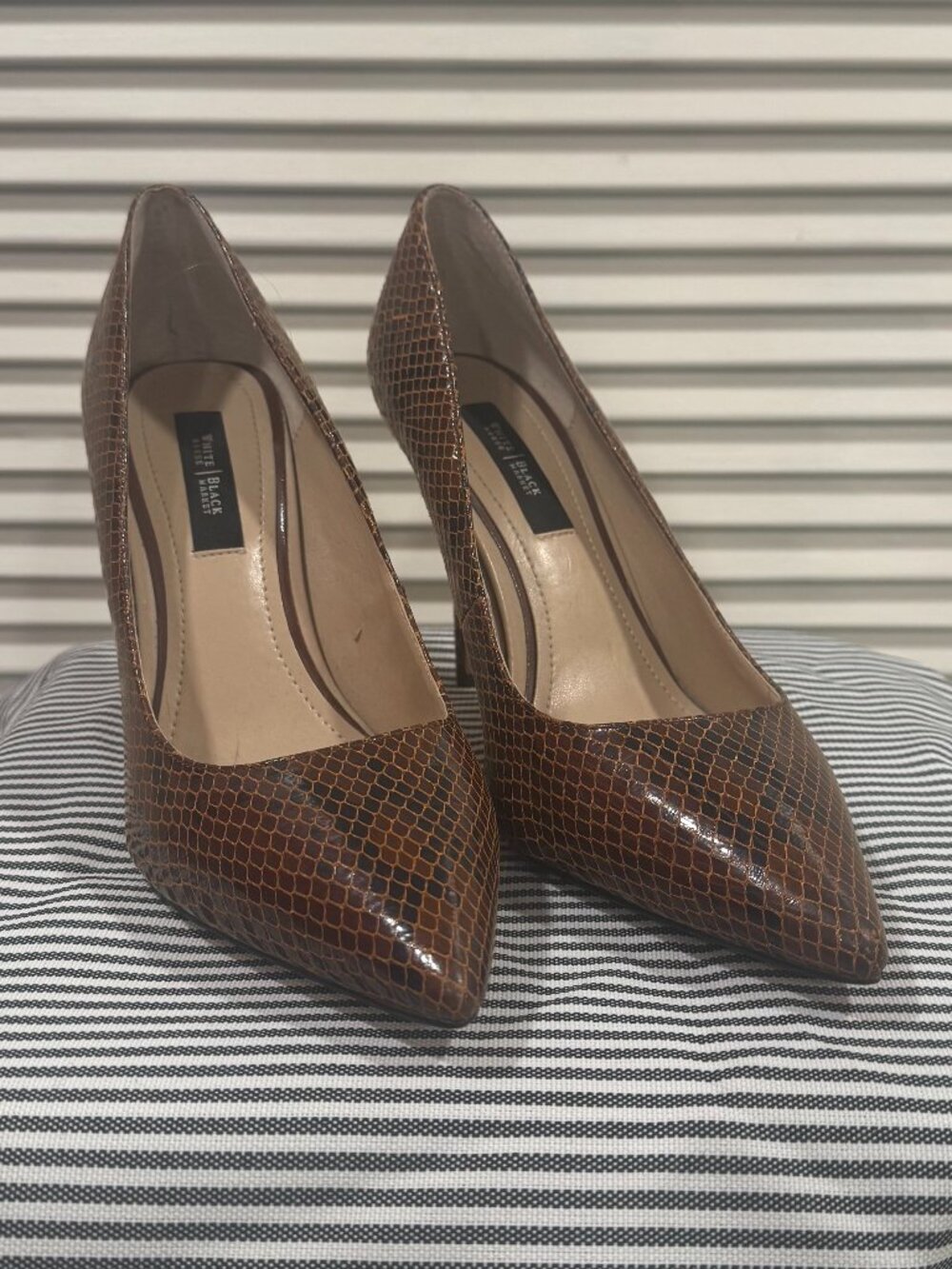 White House Black Market Brown Snakeskin Print Heels – Size 9M